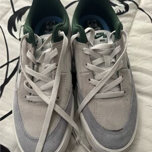 Nike Men’s size 8.5